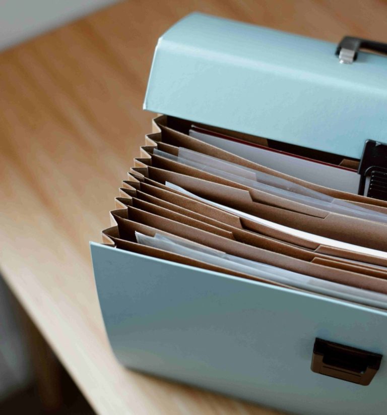 Classement et organisation de documents administratifs par assistante virtuelle